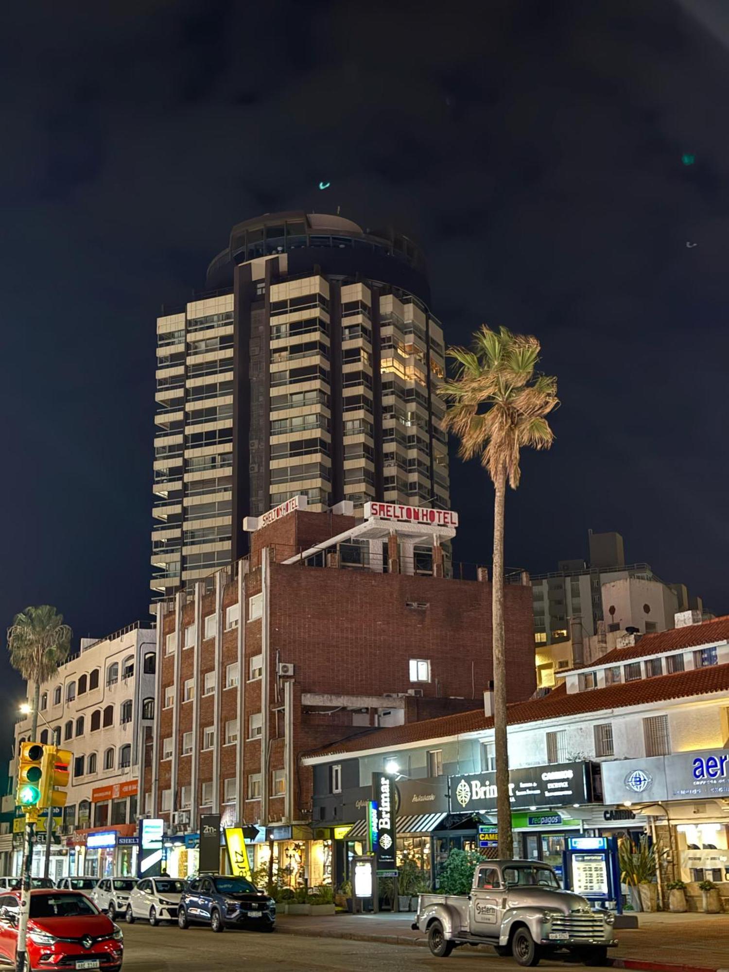 Punta Del Este Shelton Hotel Bagian luar foto